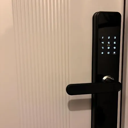 E - Three Гостевой дом 3*