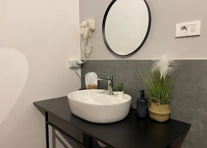 E - Three Скопье