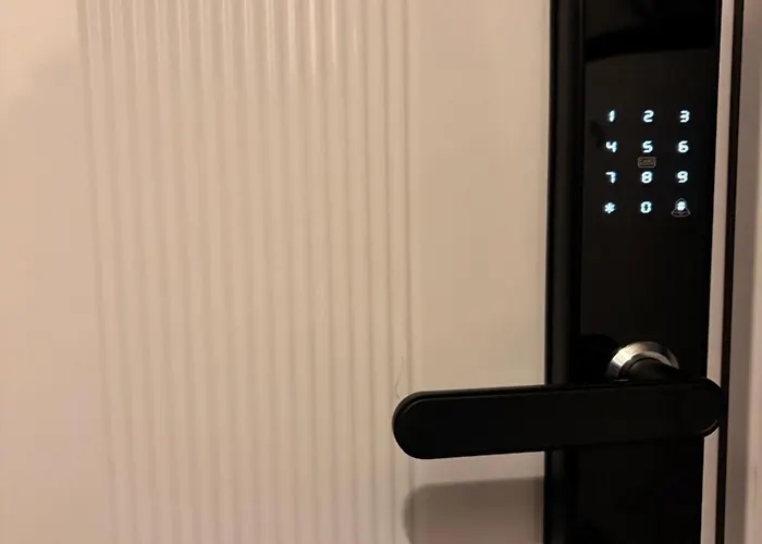 E - Three Гостевой дом 3*